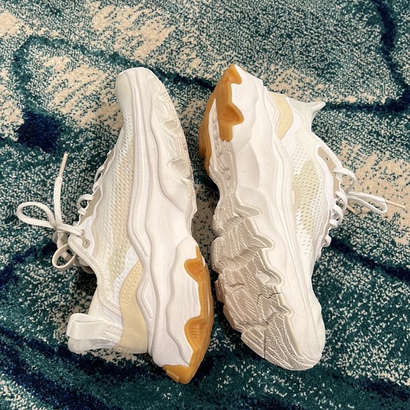 WOMEN'S KINETIC™ BREAKTHRU DAY LACE SNEAKER SIZE 7 - Picture 3 of 7